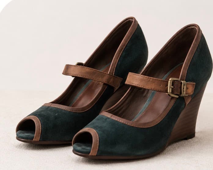 š Nine West Teal Suede Peep-Toe Wedge Heels Size 8.5