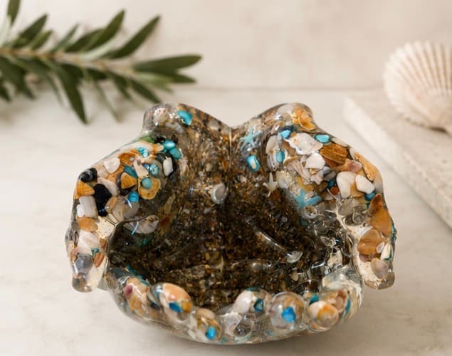 🌊 Treasures of the Tide — One-of-a-Kind Resin Art Bowl